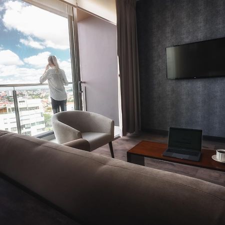 Urban Suites Apart Hotel Santa Cruz de La Sierra Exteriör bild