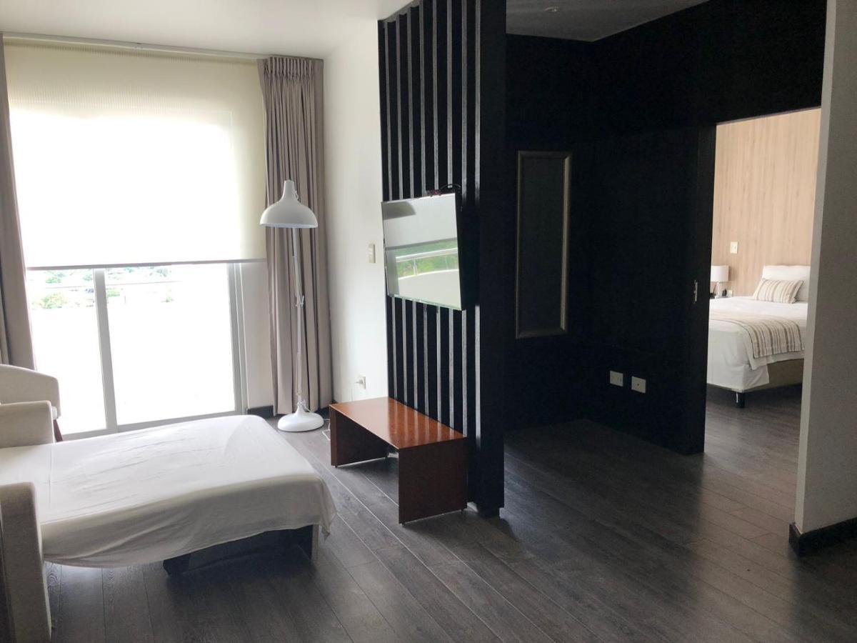 Urban Suites Apart Hotel Santa Cruz de La Sierra Exteriör bild