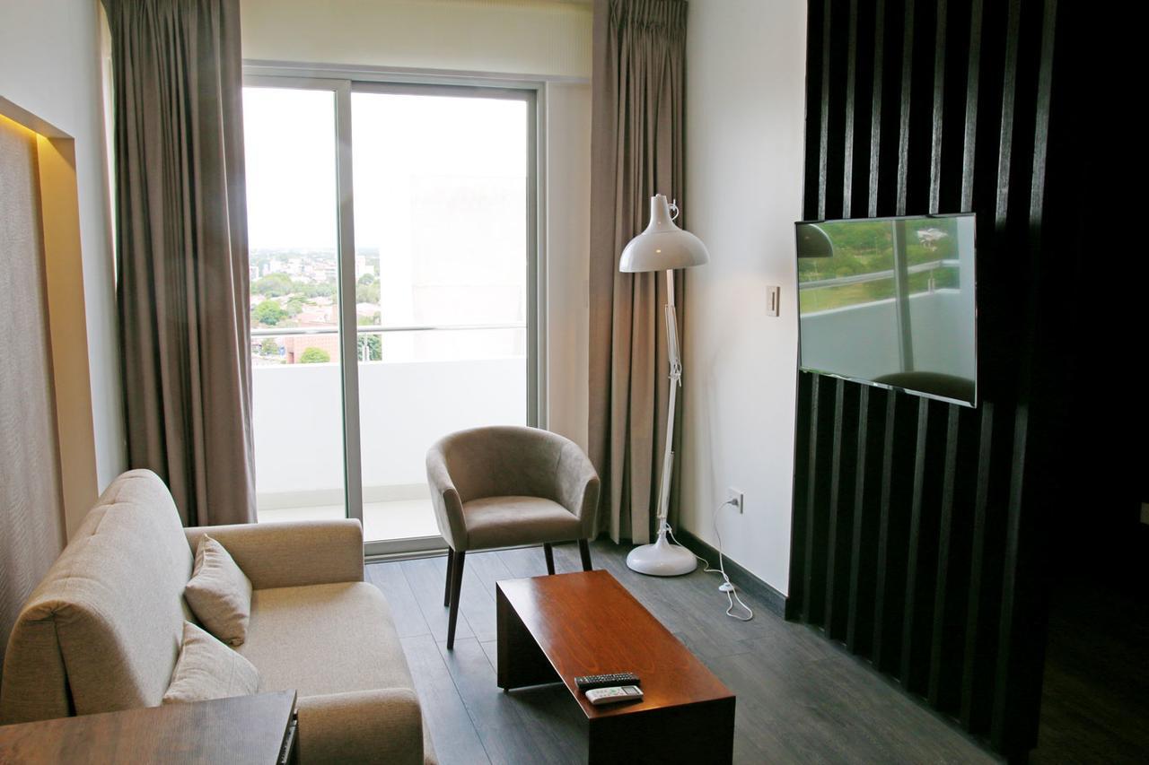 Urban Suites Apart Hotel Santa Cruz de La Sierra Exteriör bild