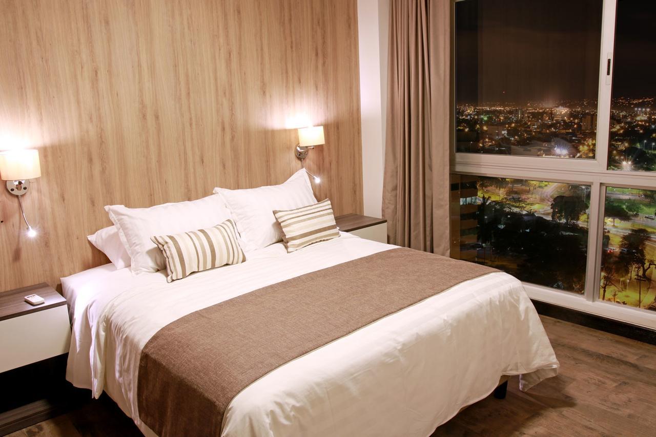 Urban Suites Apart Hotel Santa Cruz de La Sierra Exteriör bild