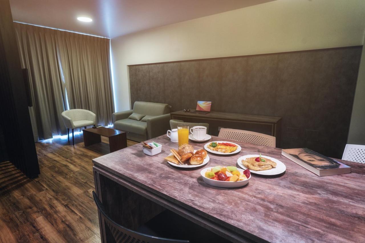 Urban Suites Apart Hotel Santa Cruz de La Sierra Exteriör bild